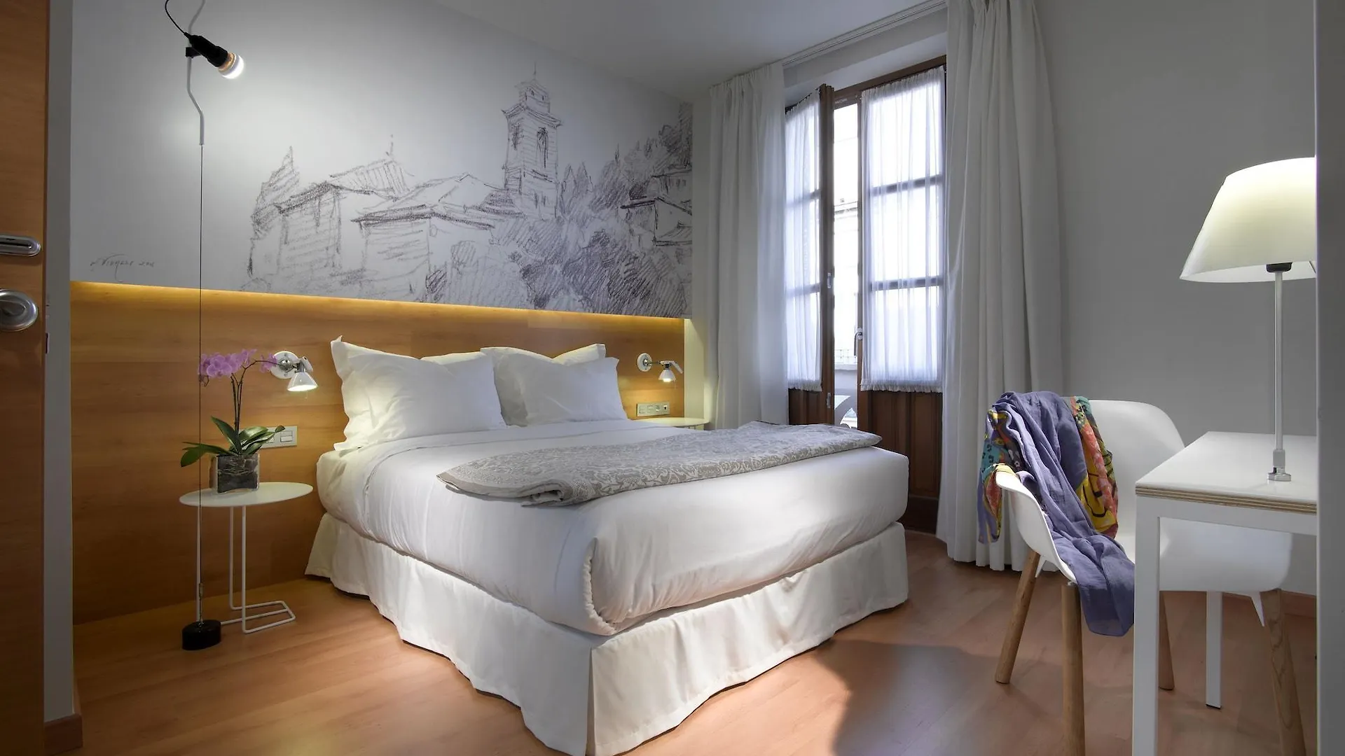 Hotel Parraga Siete contacts